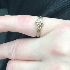 Gold flower ring